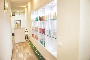 The Streamliner Hotel Apartment