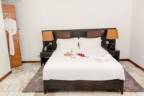 The Streamliner Hotel Apartment