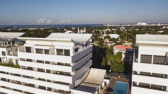 The Streamliner Hotel Apartment