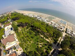 Family Hotel Pinetina Mare