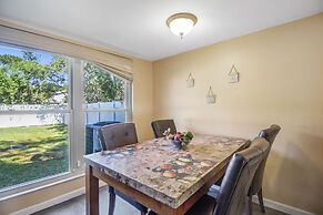 Tampa Bay- Large Pool home- Private Heated Pool!