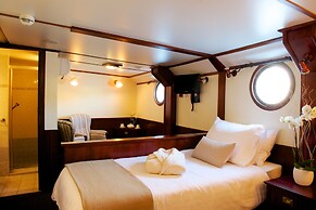 Bateau Hôtel Le Chardonnay