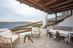 Sea Breeze Balcony of Mykonos
