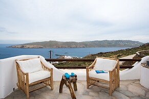 Sea Breeze Balcony of Mykonos