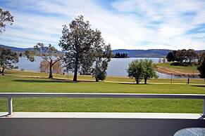 Horizons 414 - Lake Jindabyne Waterfront