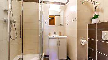 VacationClub - Aquamarina Apartments