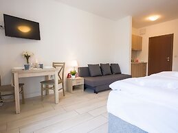 VacationClub - Aquamarina Apartments