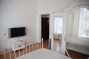 City of Rivers Kirochnaya 27