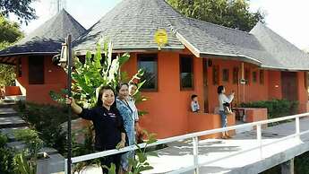 Khemmarat Baandin Resort