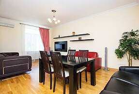 Apartlux on Ploshchad Pobedy