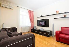 Apartlux on Ploshchad Pobedy