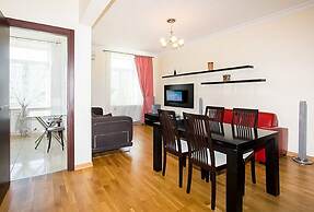 Apartlux on Ploshchad Pobedy