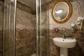 Queens Land Istanbul