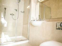 Mc Kevitts Village Hotel