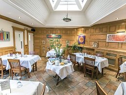 Mc Kevitts Village Hotel