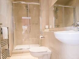 Mc Kevitts Village Hotel