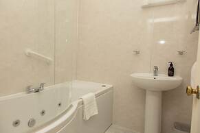 Armadale Castle Cabins