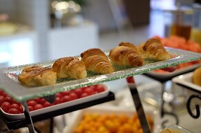 Atour Hotel Pudong Airport