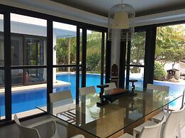 The Whitehouse by the Sea