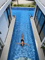 The Whitehouse by the Sea