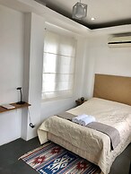 The Whitehouse by the Sea