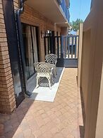 Camelot Guest House & Apartments