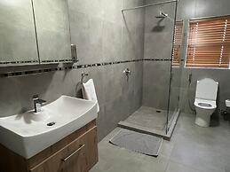 Camelot Guest House & Apartments