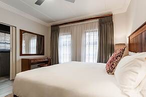 Camelot Guest House & Apartments