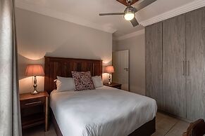 Camelot Guest House & Apartments