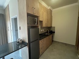 Camelot Guest House & Apartments