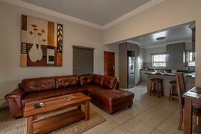 Camelot Guest House & Apartments