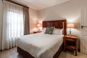 Camelot Guest House & Apartments