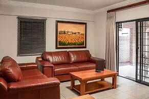 Camelot Guest House & Apartments