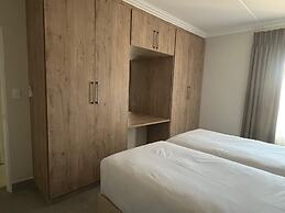 Camelot Guest House & Apartments