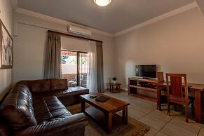 Camelot Guest House & Apartments