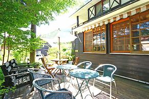 Forest Resort Cosmos