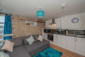 Kirkstall Bridge Apartments - 23
