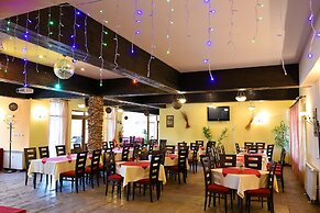 Bojur & Bojurland Apartment Complex