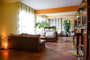 Bojur & Bojurland Apartment Complex