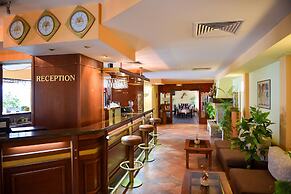 Bojur & Bojurland Apartment Complex