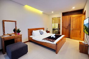 Holi Beach Apartments