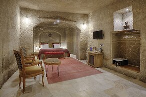 Hera Cave Suites
