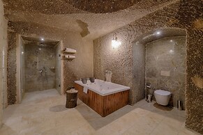 Hera Cave Suites