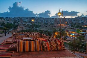 Hera Cave Suites