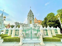 SKY HOTEL Central Phnom Penh - Rooms & Apartments