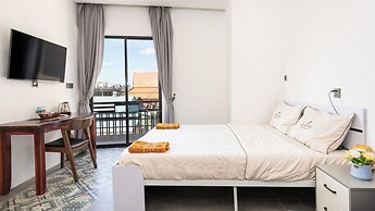 SKY HOTEL Central Phnom Penh - Rooms & Apartments