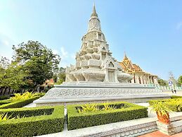 SKY HOTEL Central Phnom Penh - Rooms & Apartments