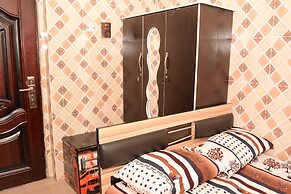 De'elites Pool Bar & Inn