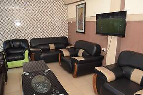 De'elites Pool Bar & Inn