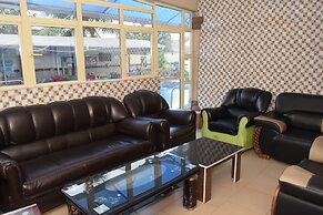 De'elites Pool Bar & Inn